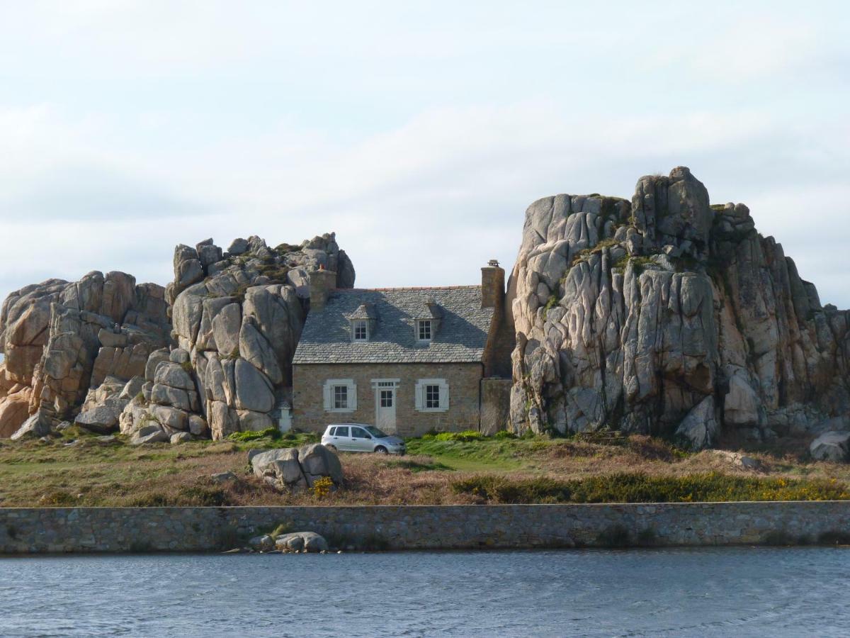 Вилла Les Creches De Boiseon Penvenan Экстерьер фото